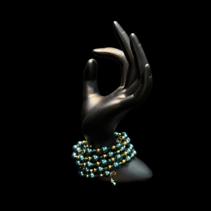Luxurious Tahitian Green Winding Bracelet